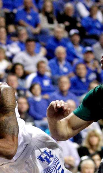 PG Ulis' career-high scoring night lifts No. 2 Kentucky to 4-0